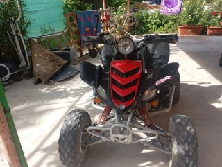 Quad Yamaha Negro/Rojo