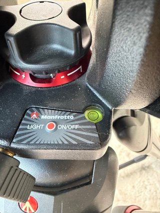 Trípode Manfrotto 546B + Cabezal Fluido 504HD