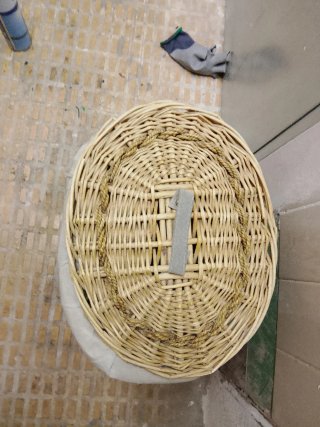 Cesta de mimbre con tapa