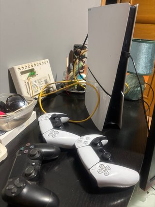 Consola PS5 con 2 mandos