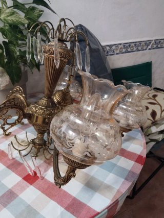 Lámpara de techo antigua dorada y cristal