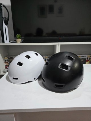 Patinete Eléctrico Xiaomi con casco