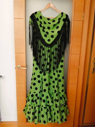 Vestido Flamenca y Chal Talla 38
