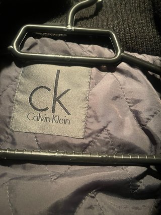 Chaqueta Calvin Klein con capucha Negra