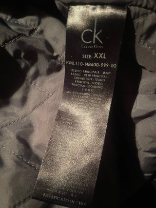 Chaqueta Calvin Klein con capucha Negra