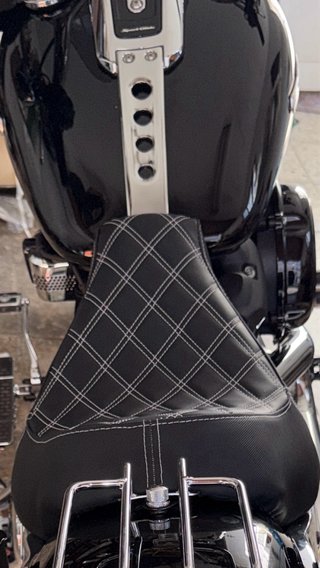 Asiento Harley Davidson Softail Negro