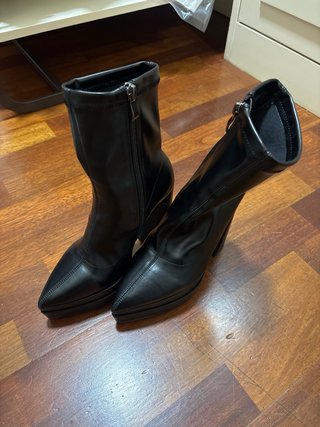 Botines de tacón negros
