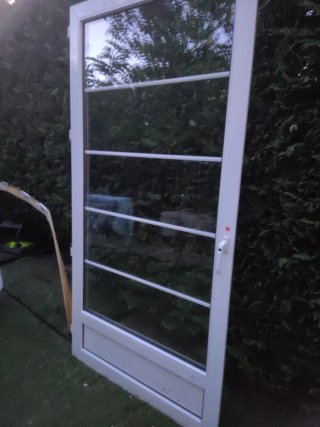 Puerta aluminio con cristal
