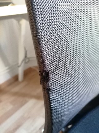Silla de oficina Ikea negra y plateada