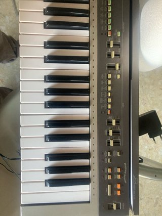 Teclado Yamaha PC 1000