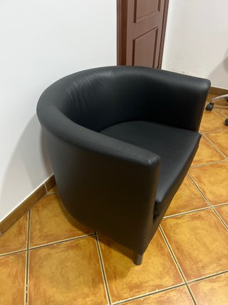 Sillón moderno negro