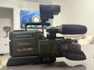 Videocámara Sony Hi8 PRO CCD-V5000E