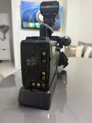 Videocámara Sony Hi8 PRO CCD-V5000E