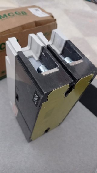 MCCB 250A 600V 2P EAM1-A-250PV para Energía Solar
