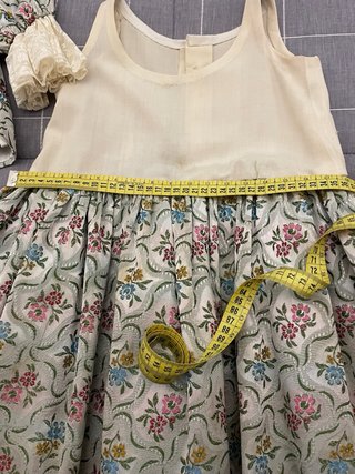 Vestido de fallera niña con flores, tela exclusiva