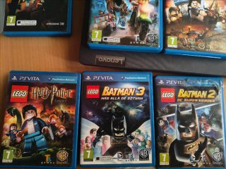 PS Vita con caja original 10 juegos ,más funda