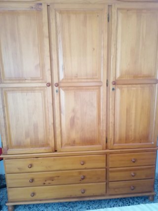 Armario de madera 3 puertas