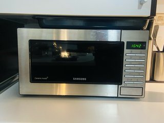 Cocina completa con electrodomésticos