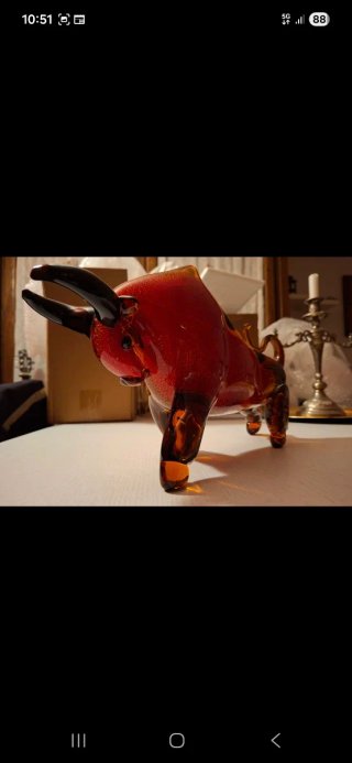 Scultura toro in vetro