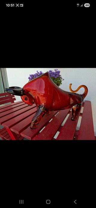 Scultura toro in vetro