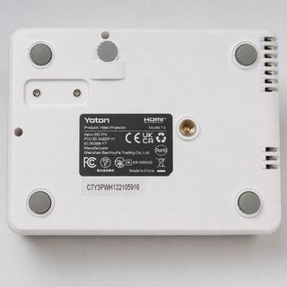 Mini proyector LED portátil con mando