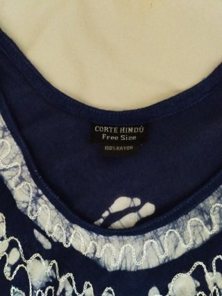 Vestido de verano azul con palmeras
