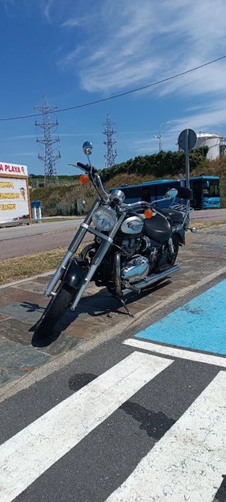 Triumph Bonneville America 800cc