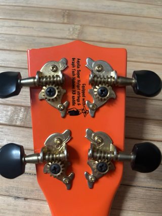 Ukelele naranja Mahalo