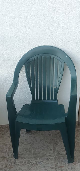 Lote 2 Sillas de plástico para terraza