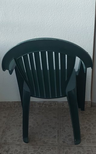 Lote 2 Sillas de plástico para terraza