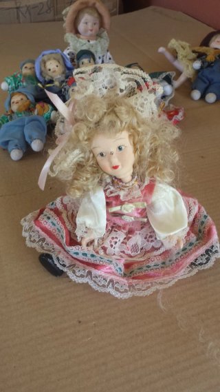 Trece Muñecas de Porcelana Colección son trece