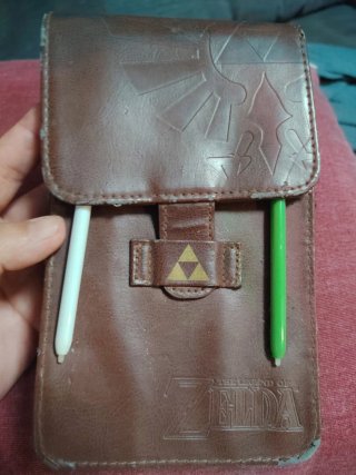 Nintendo 3DS XL Rossa e custodia in regalo