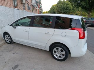 Peugeot 5008 2013