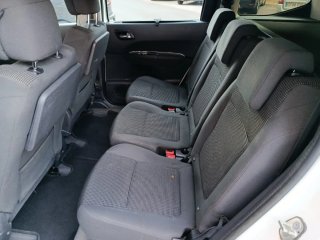 Peugeot 5008 2013