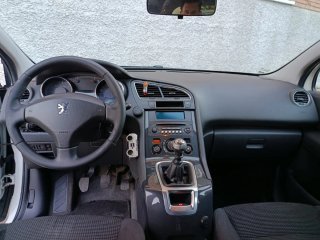 Peugeot 5008 2013