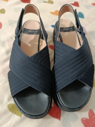 Sandalias Gaimo cuña negras