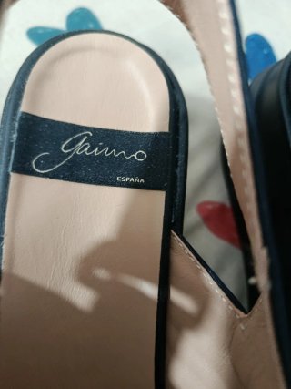 Sandalias Gaimo cuña negras