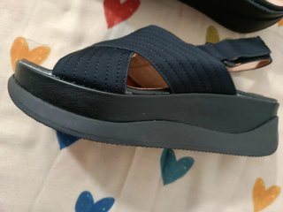 Sandalias Gaimo cuña negras