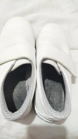 zapatos sanitarios blancos mujer