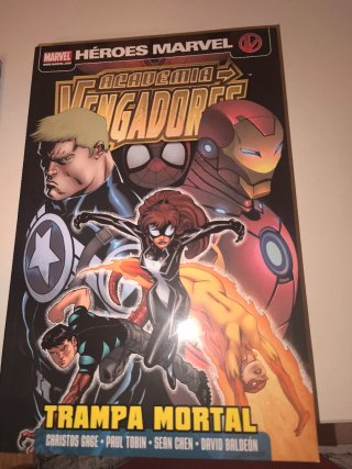 Colección de comics Academia Vengadores.