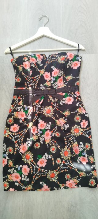 Vestido palabra de honor estampado floral