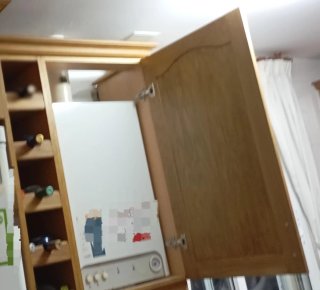 Muebles de cocina, mesa extensible y 3 sillas