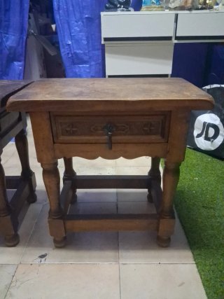 Mesitas de noche de madera (2)
