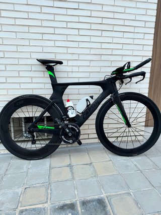 Bicicleta Triatlón Cápsula Negra