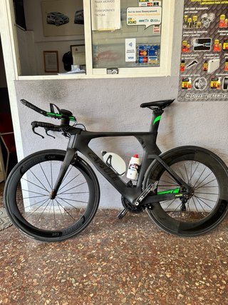 Bicicleta Triatlón Cápsula Negra