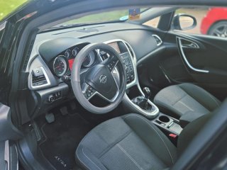 Opel Astra 2011