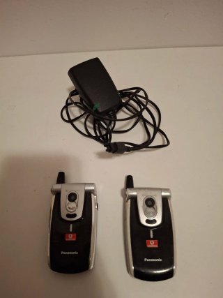 Dos Teléfono Móvil Panasonic Vintage   Vodafone