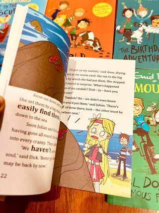 (5-8) Colección Famous Five Colour Stories