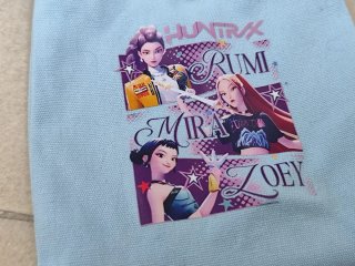 Muñecos y Bolsita Huntrix
