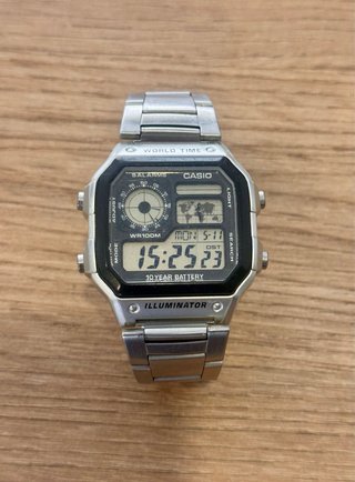 Reloj Casio World Time Digital Plata
